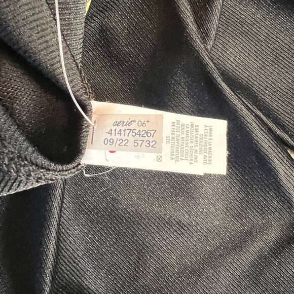 Aerie Collant Sans Pieds 7/8 Tall Leggings.  Black.  Size Medium - Picture 8 of 8